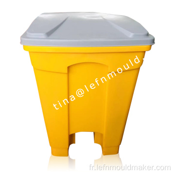 Moule à couvercle rabattable pour poubelles